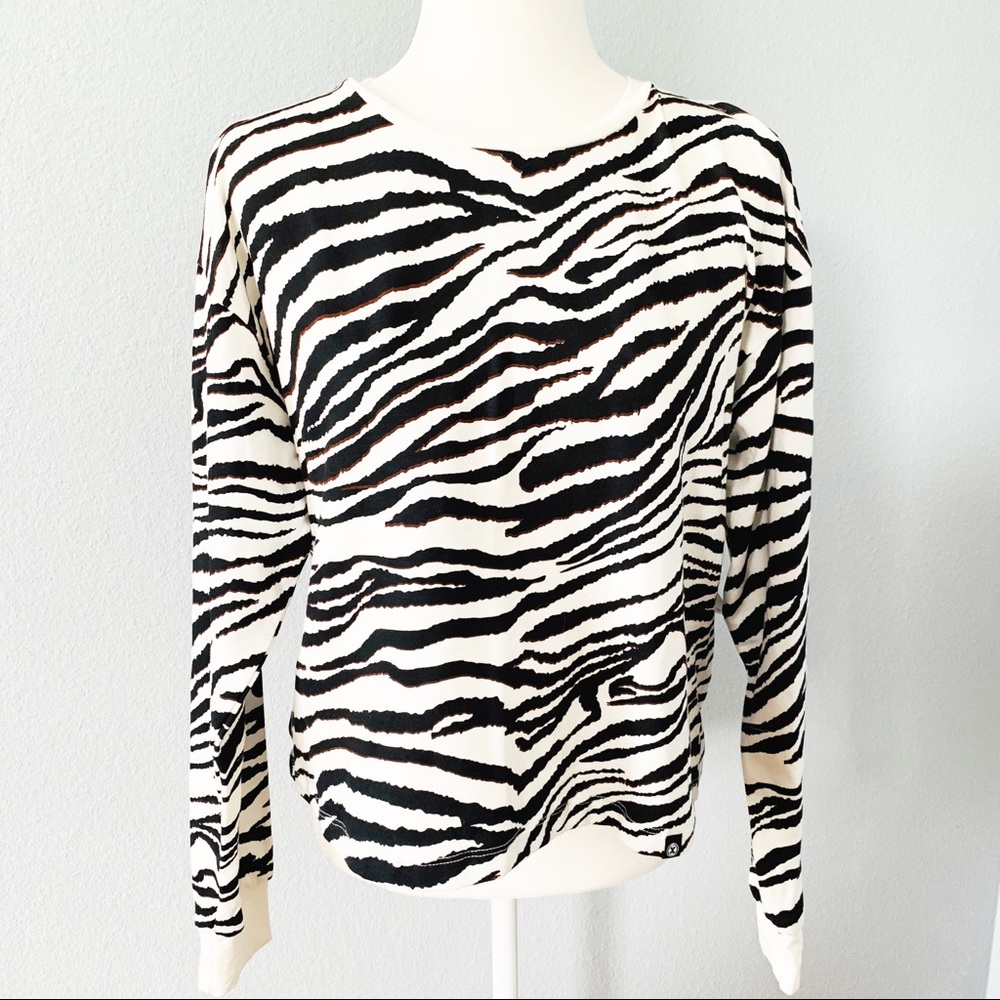 NWT CircleX Zebra Stripe Lightweight Sweatshirt M
